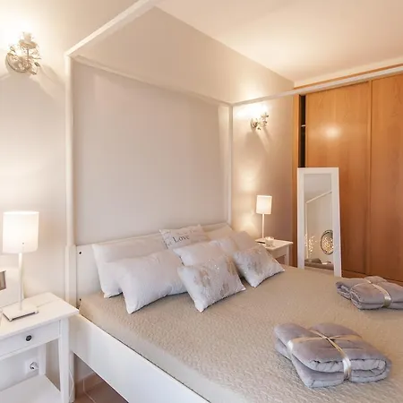 T2 Apartment *