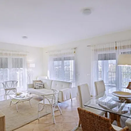 T2 Apartment *